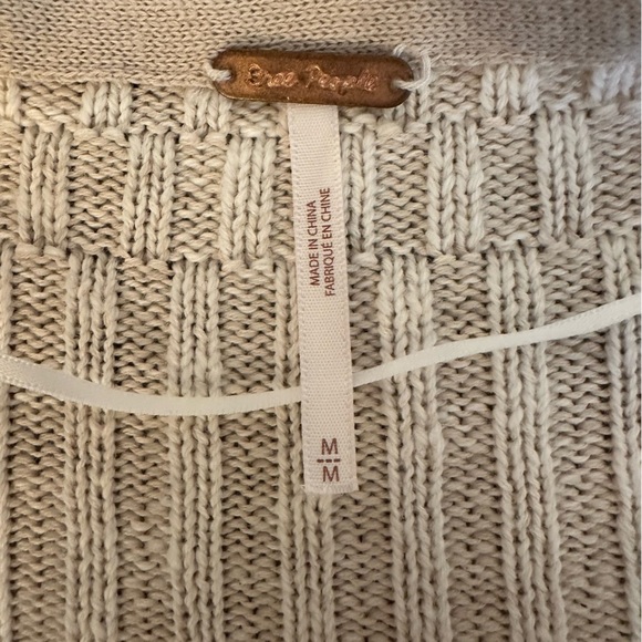 Free People Its Alright Cardi Beige Women Size Medium Chunky Knit Pocket Buttons - Picture 11 of 16
